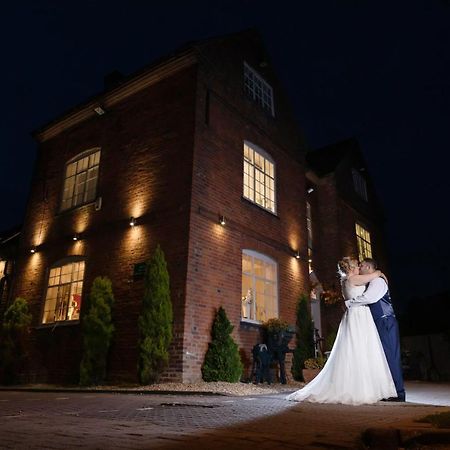 The Barns Hotel Cannock Extérieur photo