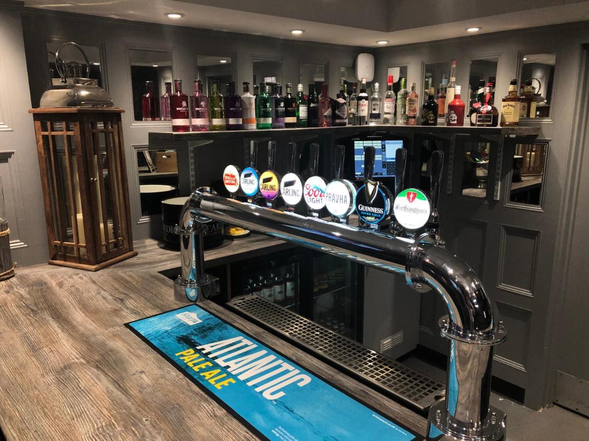 The Barns Hotel Cannock Extérieur photo